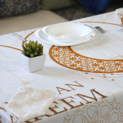 🌙 "Éclat du Ramadan" - Nappe Élégante pour une Table Festive 🌙